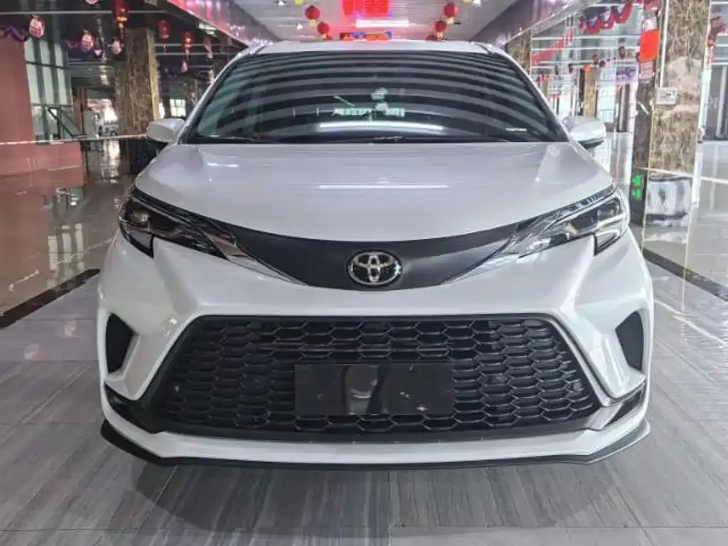 Toyota Granvia — фото 4
