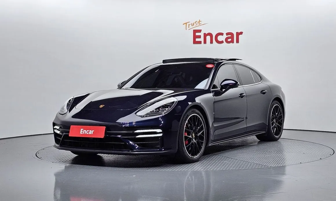 Porsche Panamera — фото 1