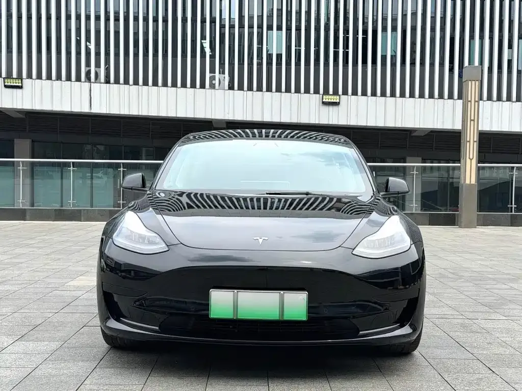 Tesla Model 3 — фото 5