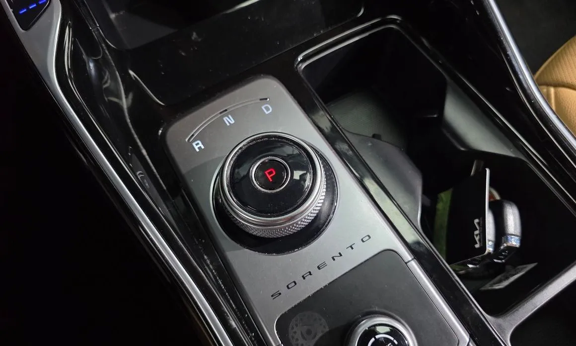 Kia Sorento — фото 7