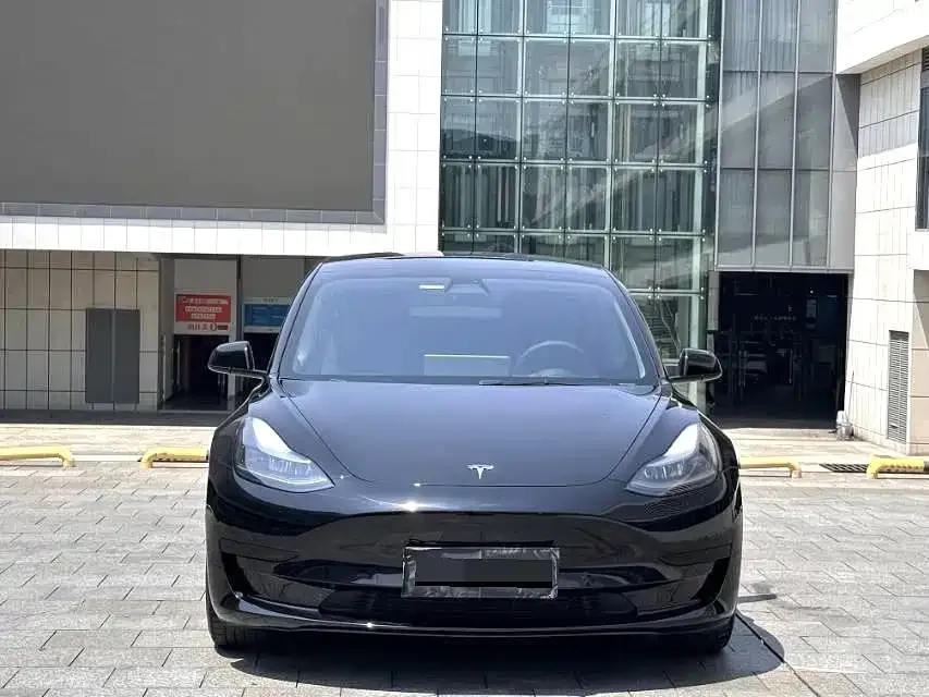 Tesla Model 3 — фото 4