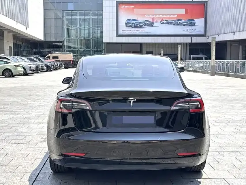 Tesla Model 3 — фото 6
