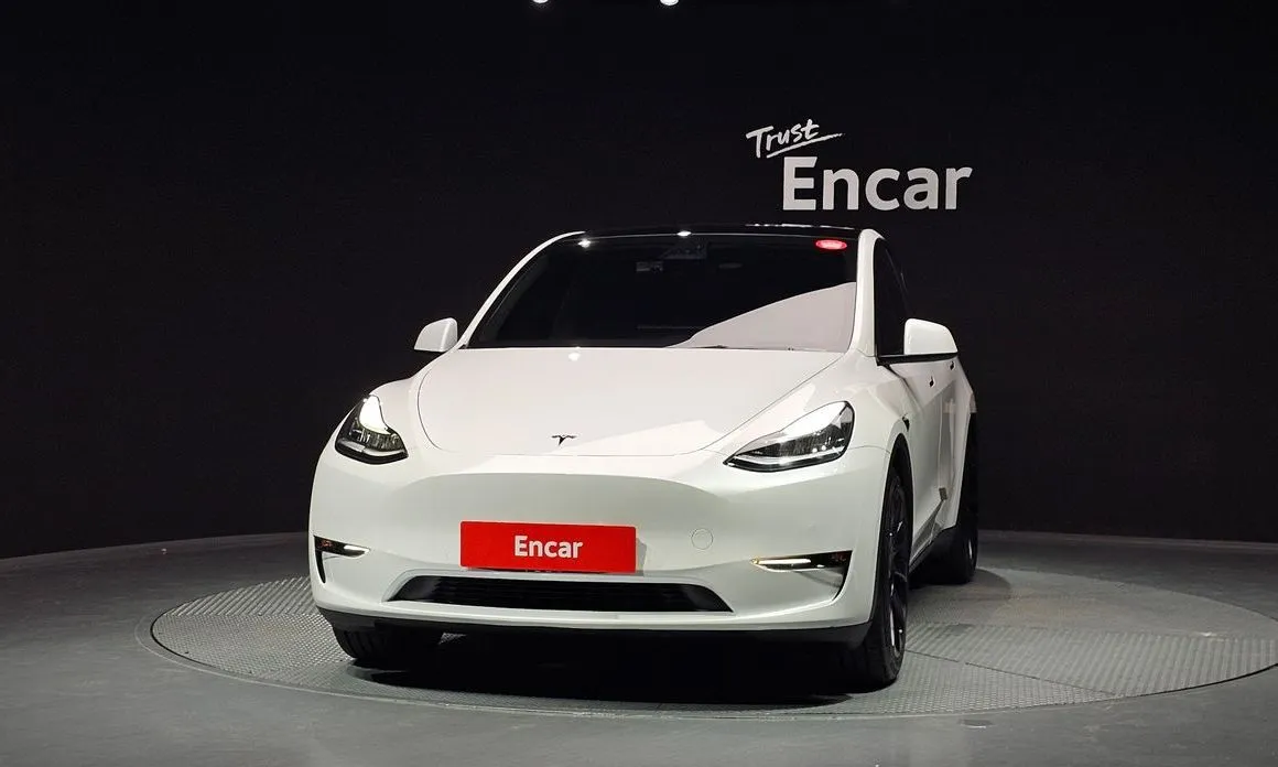 Tesla Model Y — фото 9