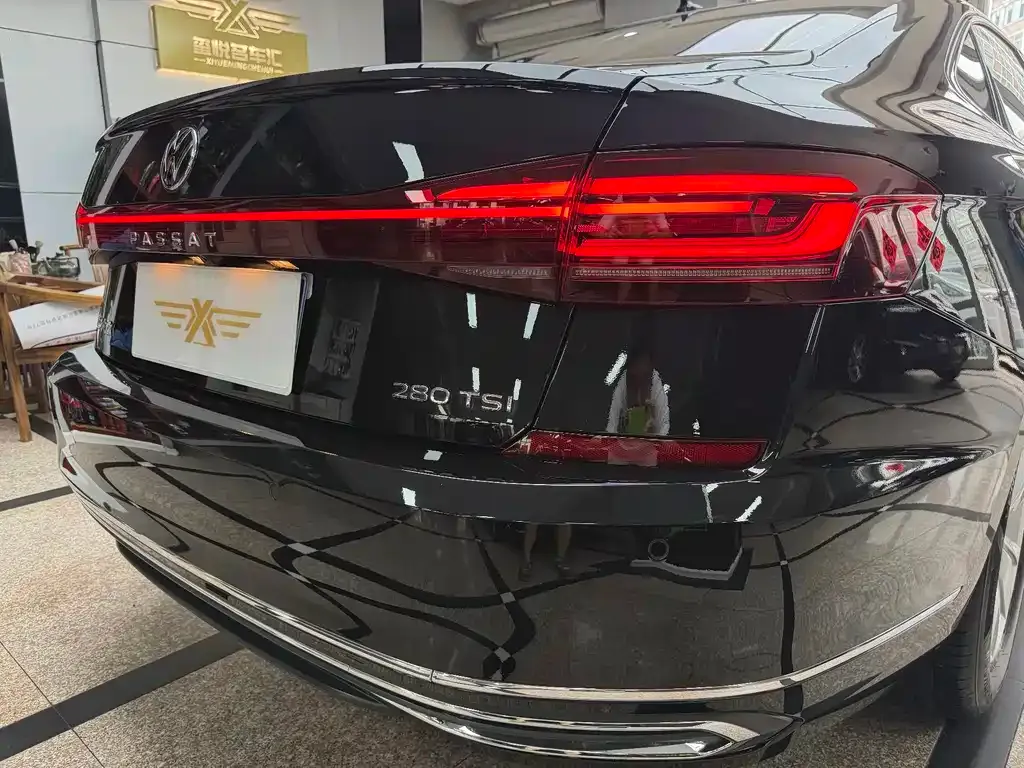 Volkswagen Passat — фото 7