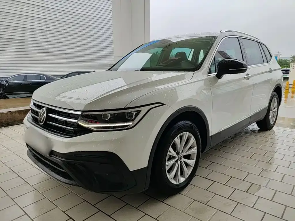 Volkswagen Tiguan L — фото 5