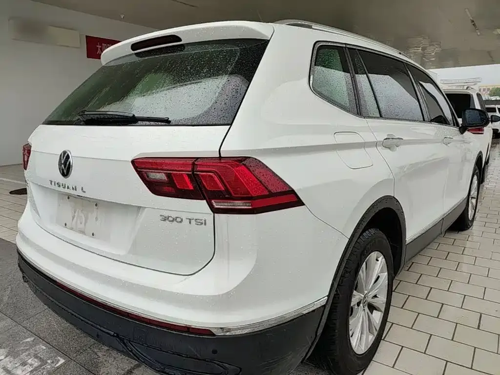 Volkswagen Tiguan L — фото 3