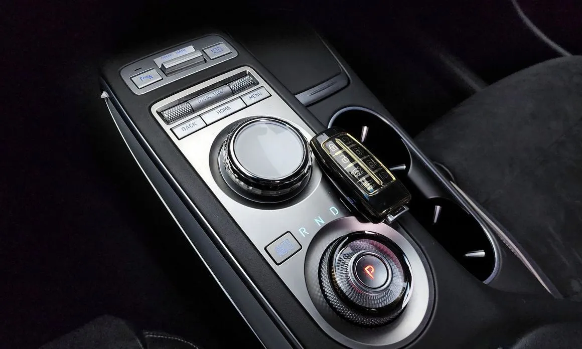 Genesis GV70 — фото 6