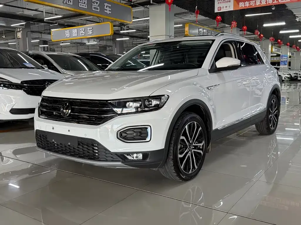 Volkswagen T-Roc — фото 1