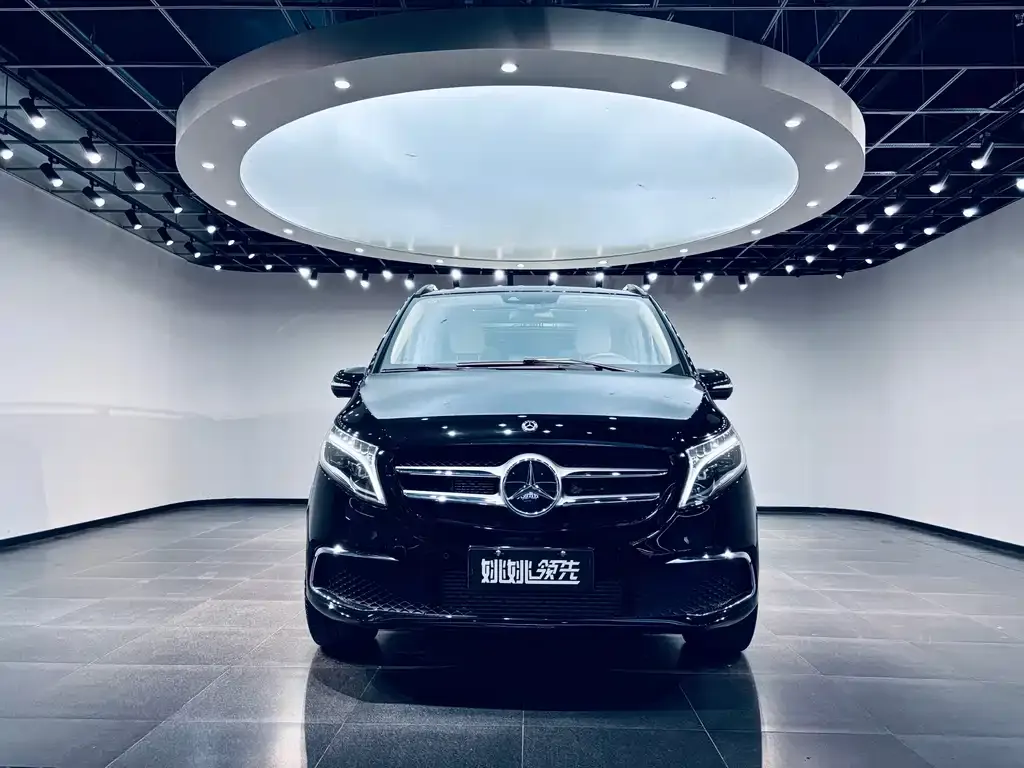 Mercedes-Benz V-Class — фото 10