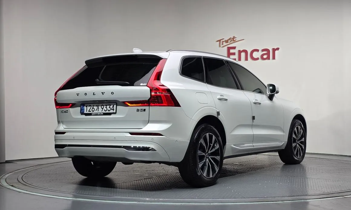 Volvo XC60 — фото 6