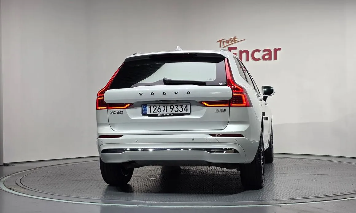Volvo XC60 — фото 3