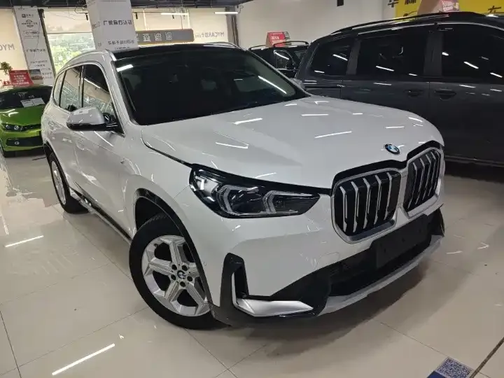 BMW X1 — фото 8
