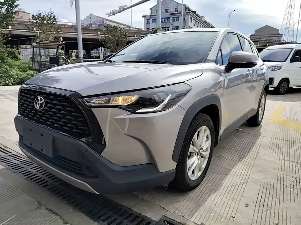 Toyota Corolla Cross — фото 1