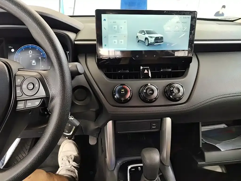 Toyota Corolla Cross — фото 2