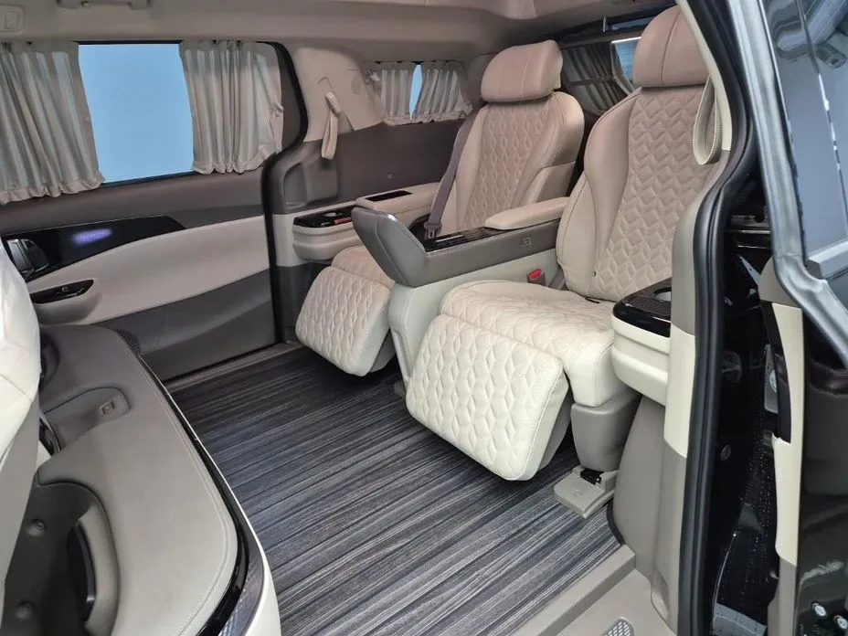 Kia Carnival — фото 10