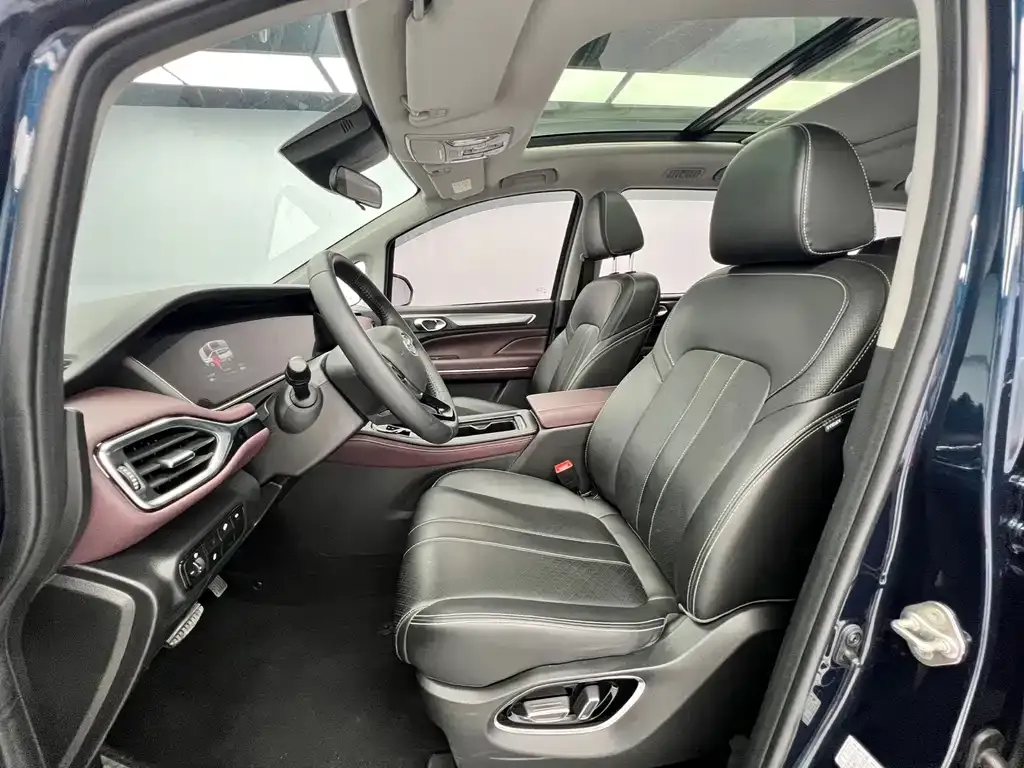 GAC Motor Trumpchi M6 — фото 4