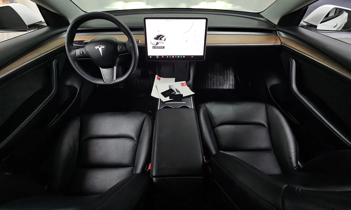 Tesla Model 3 — фото 5
