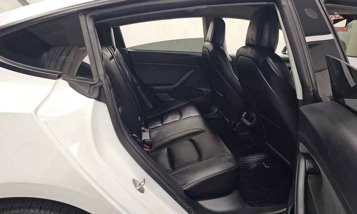 Tesla Model 3 — фото 10