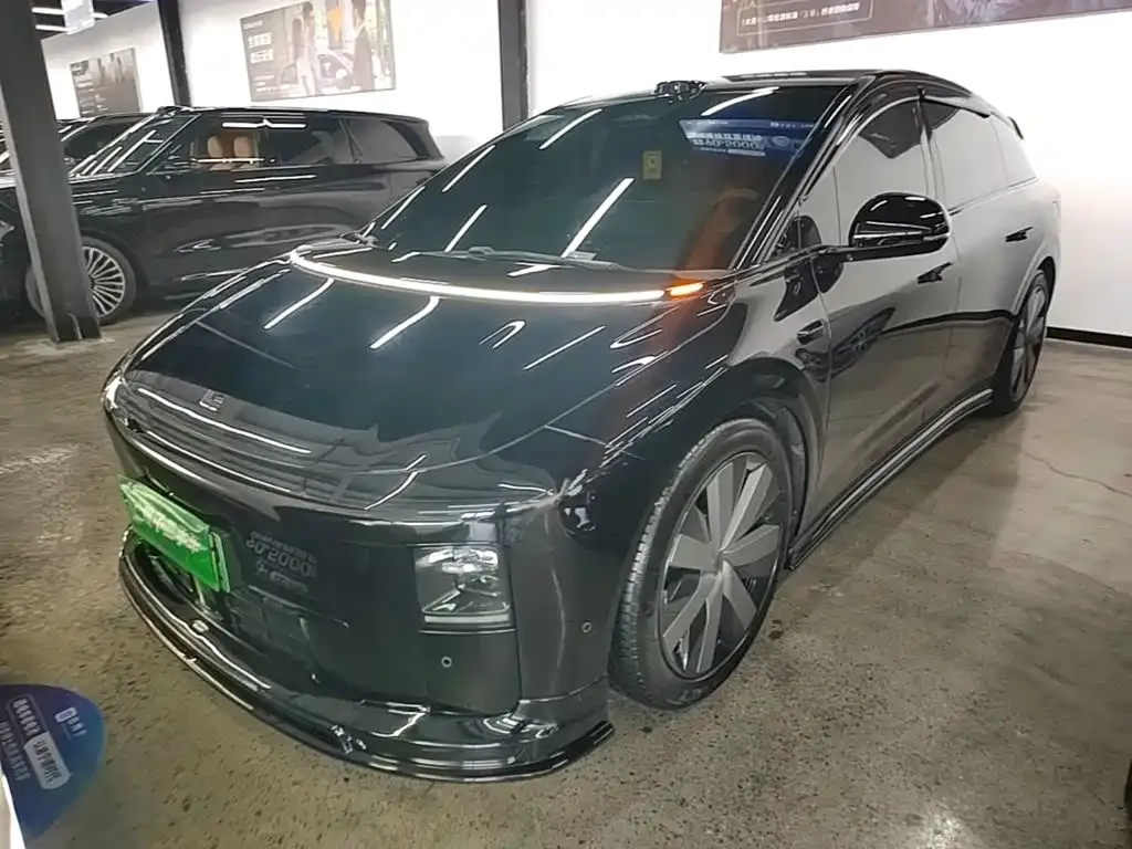 Li Auto i6 — фото 1
