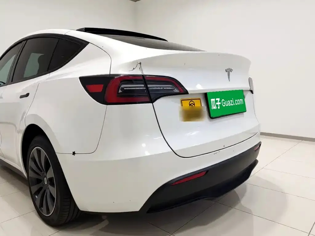 Tesla Model Y — фото 4