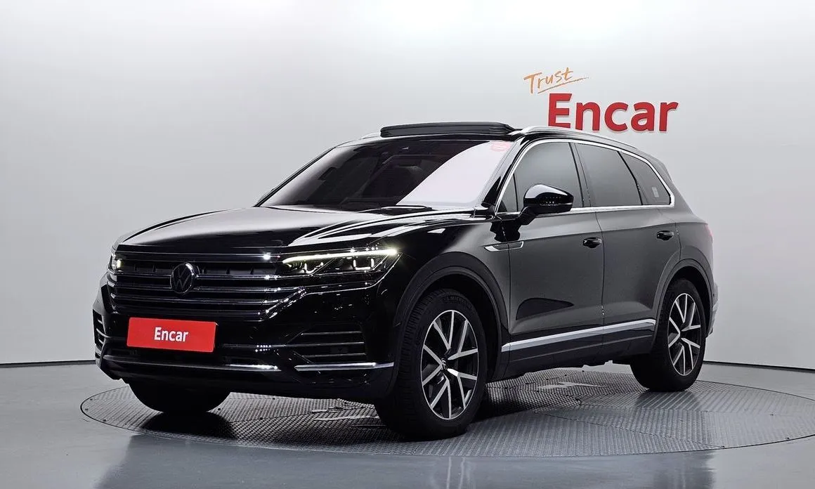 Volkswagen Touareg — фото 1