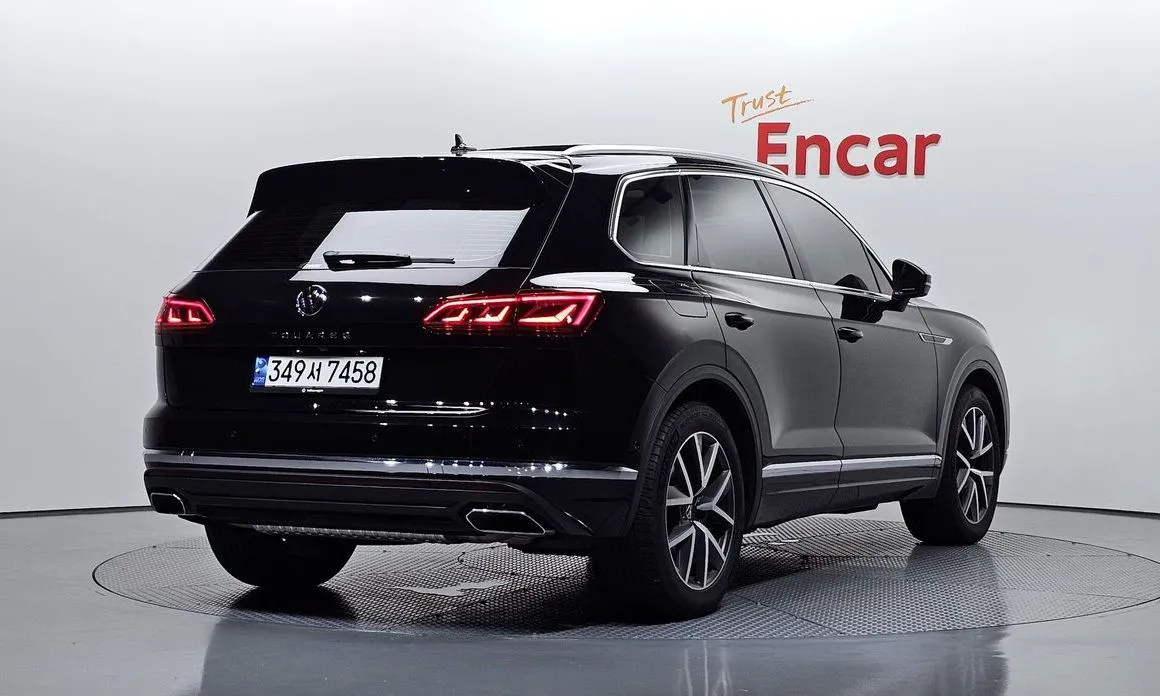 Volkswagen Touareg — фото 6