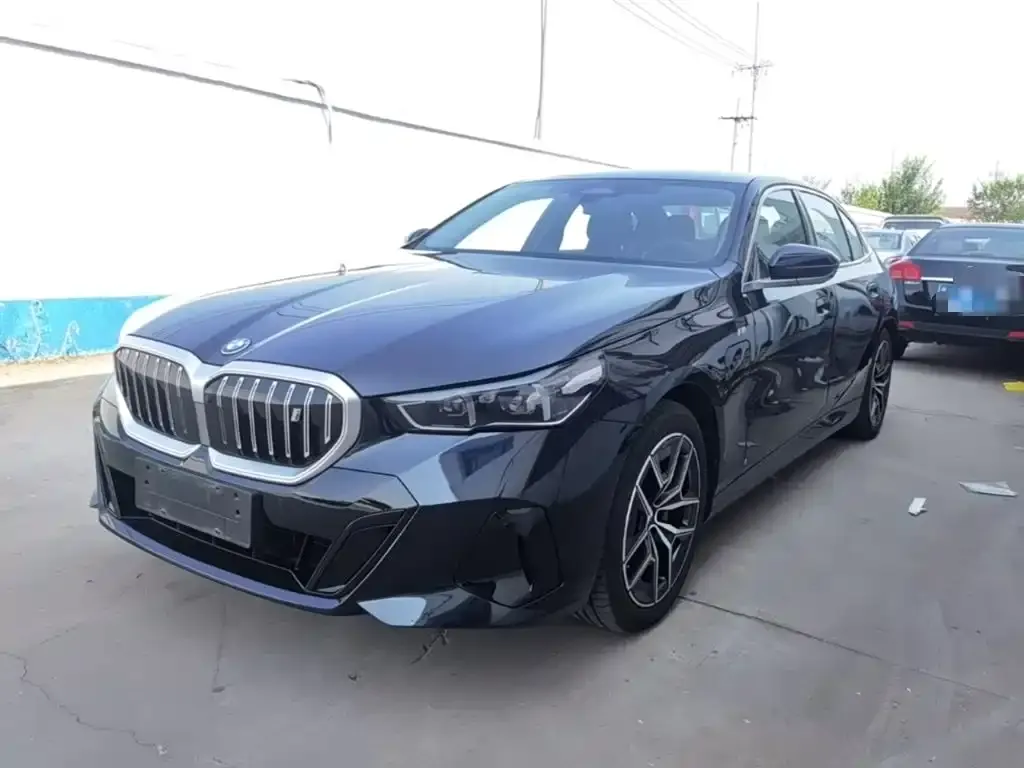 BMW i5 — фото 1