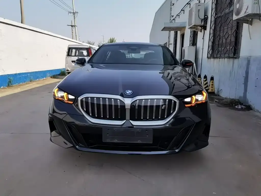 BMW i5 — фото 4