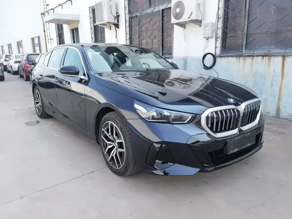 BMW i5 — фото 7