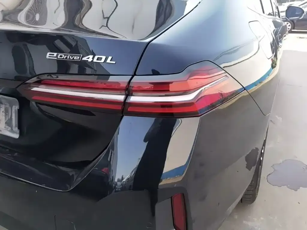 BMW i5 — фото 2
