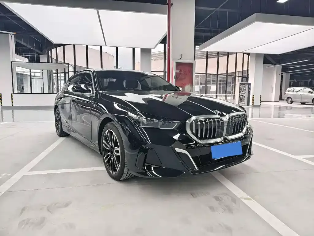 BMW 5 Series — фото 2
