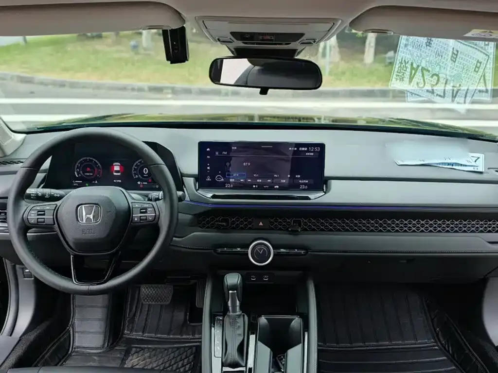 Honda Accord — фото 9