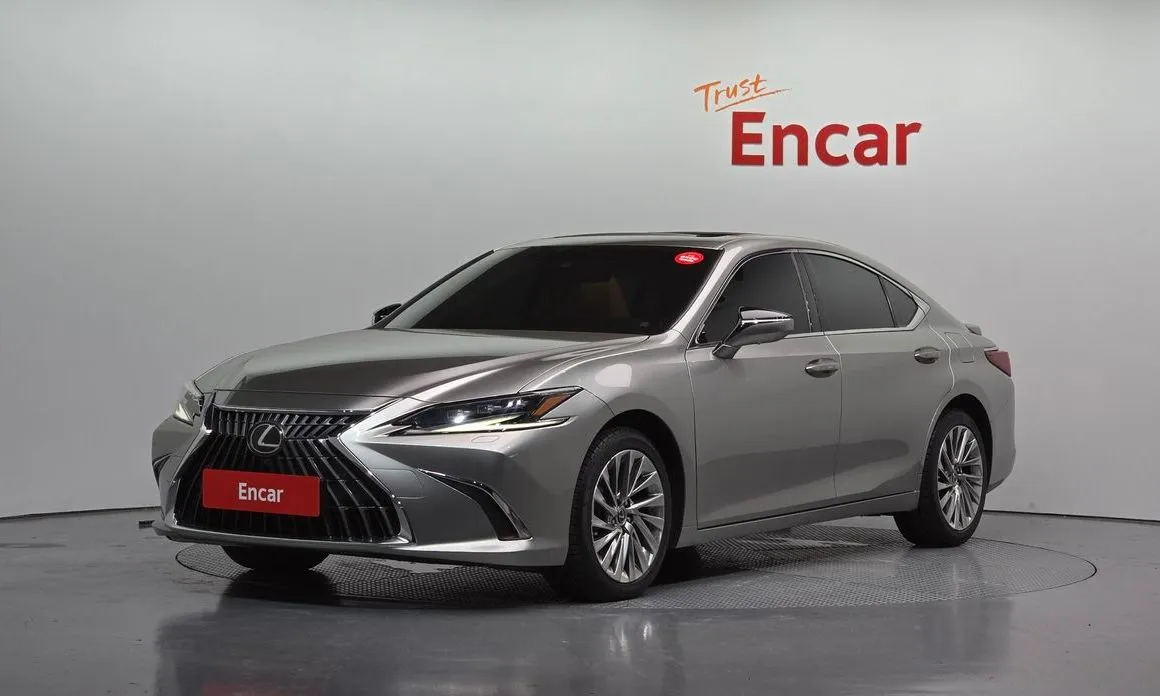 Lexus ES Executive 1