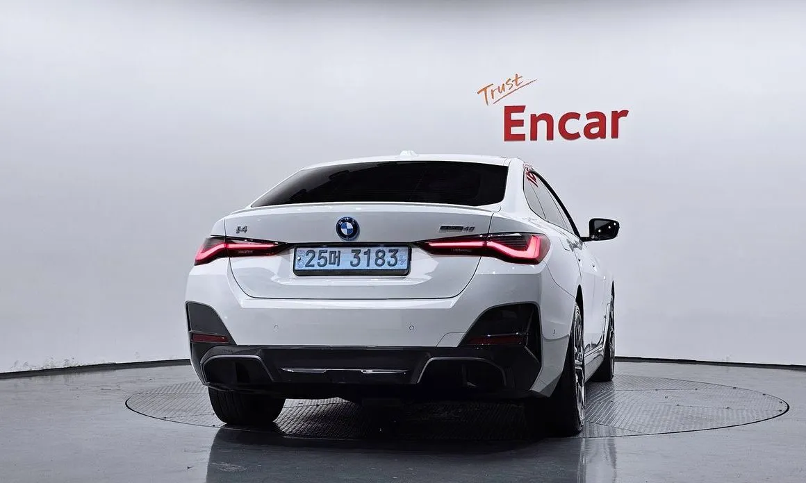 BMW i4 — фото 3