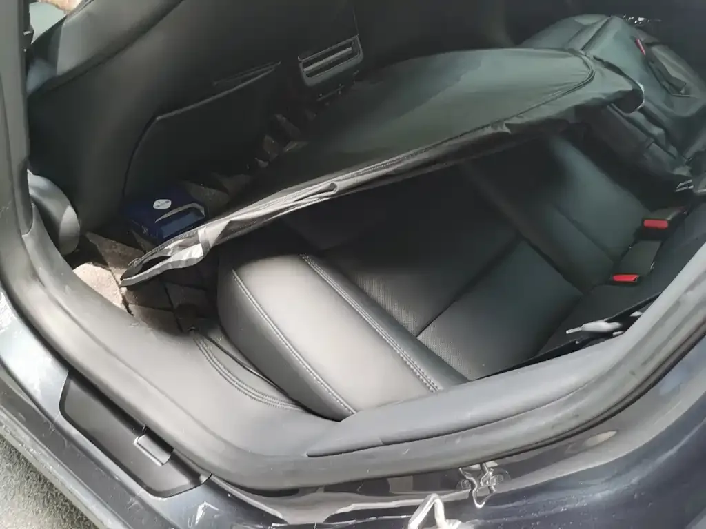 Tesla Model 3 — фото 10