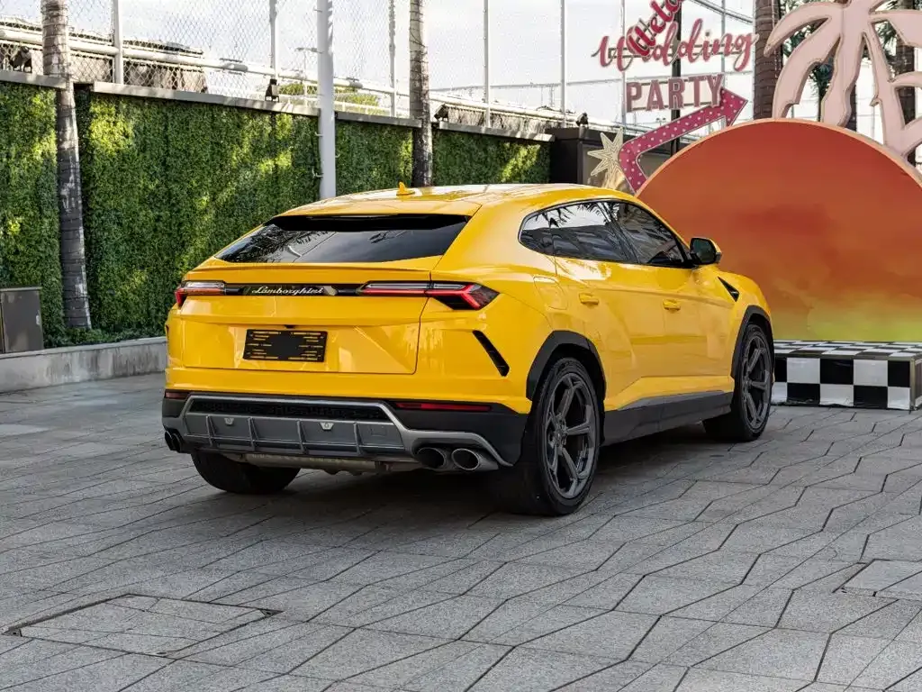Lamborghini Urus — фото 10