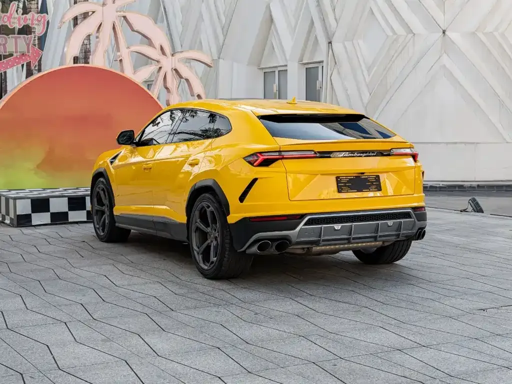 Lamborghini Urus — фото 9