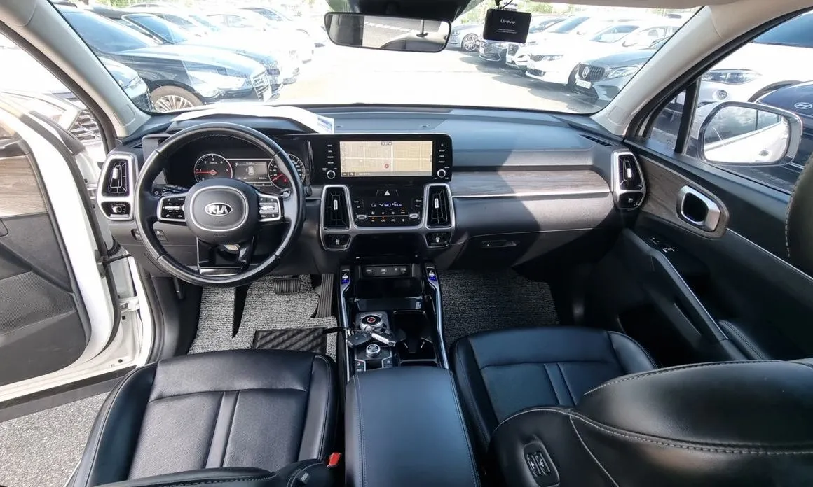 Kia Sorento — фото 9