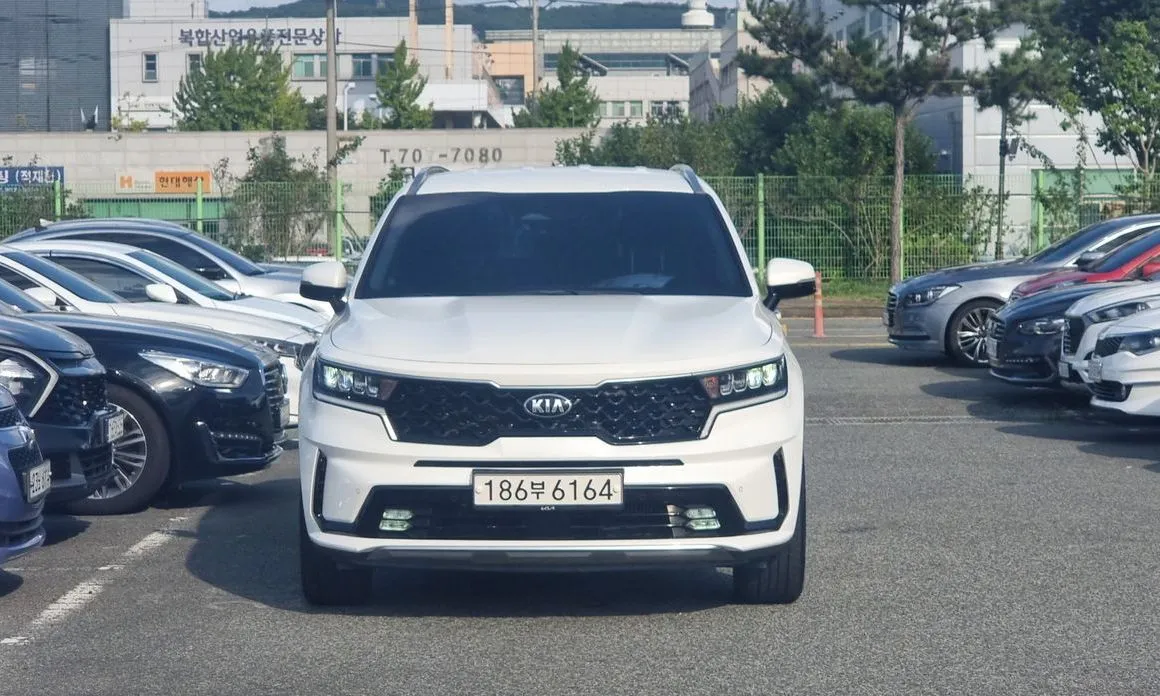 Kia Sorento — фото 7
