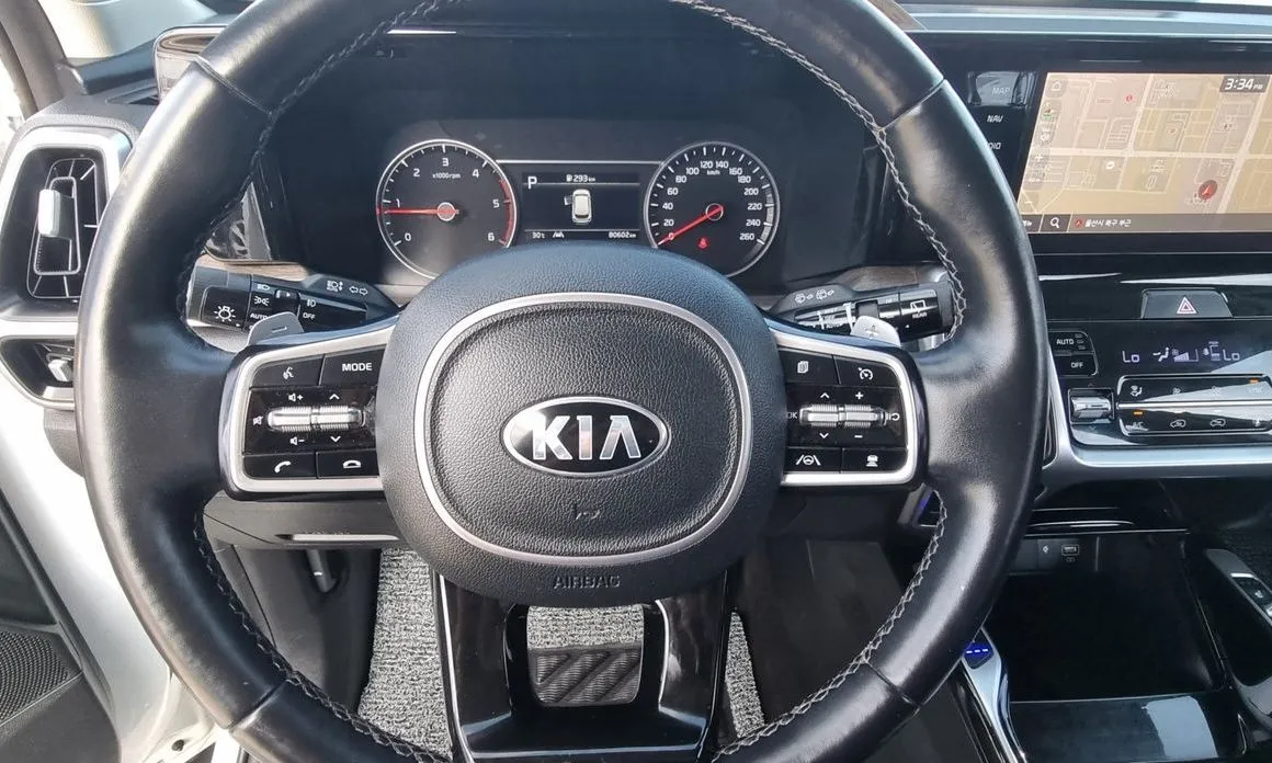 Kia Sorento — фото 8