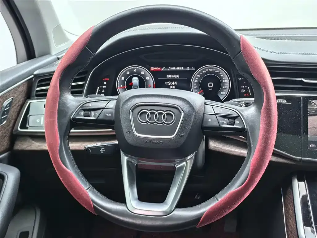 Audi Q7 — фото 7