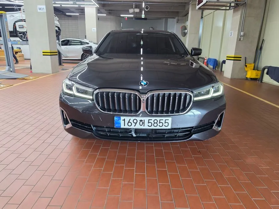 BMW 5-Series — фото 1