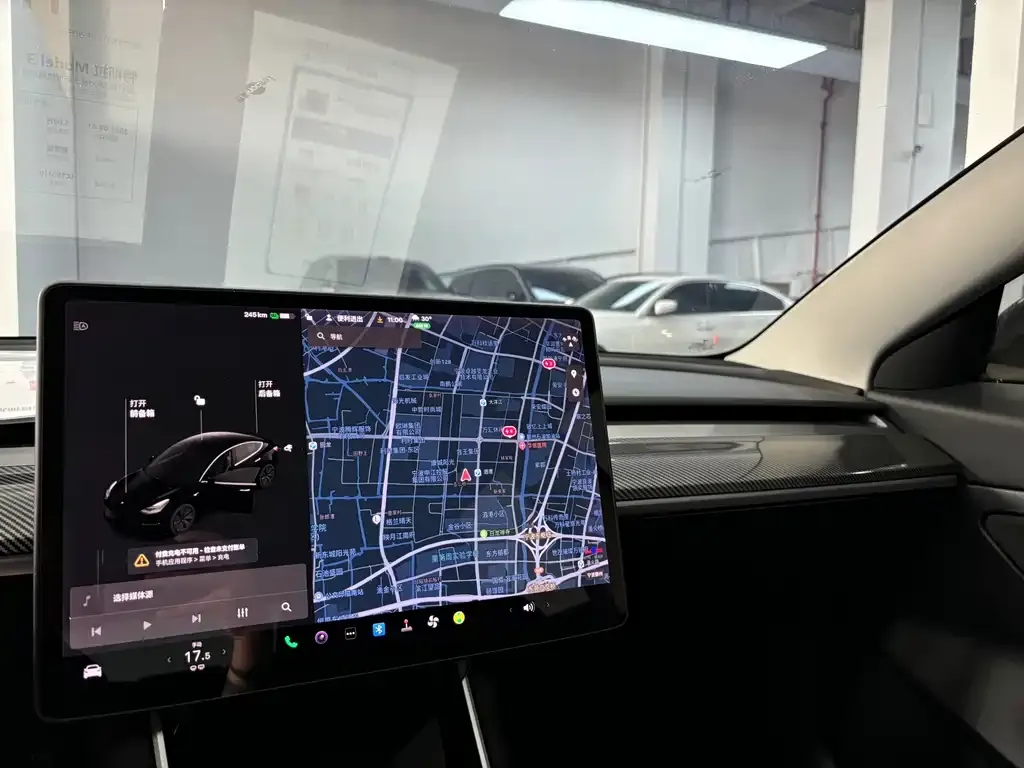 Tesla Model 3 — фото 9