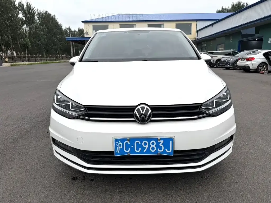 Volkswagen Touran — фото 6