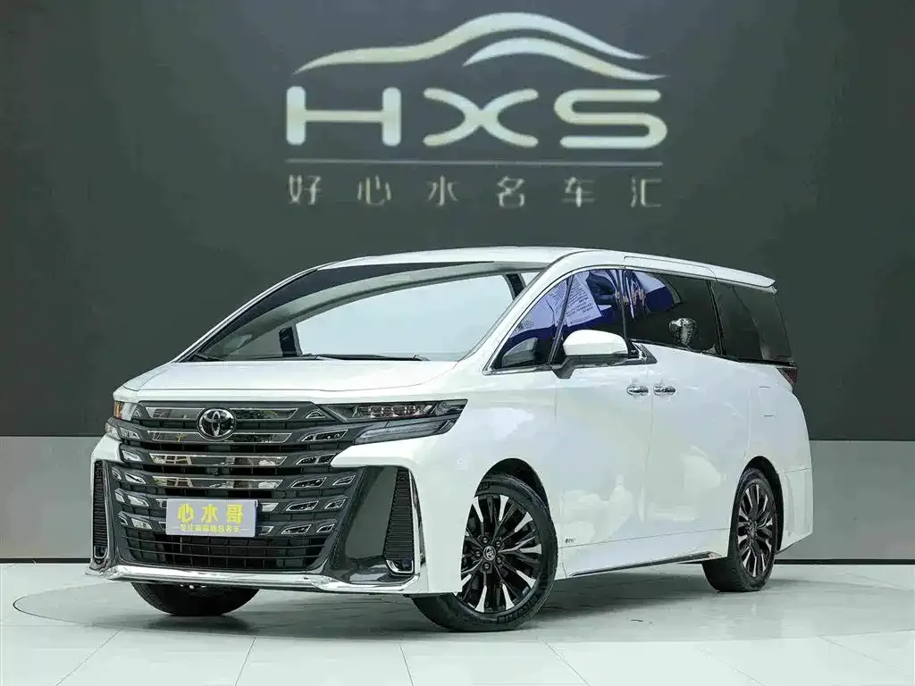 Toyota Vellfire — фото 1
