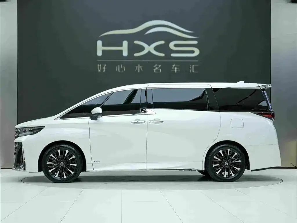 Toyota Vellfire — фото 3