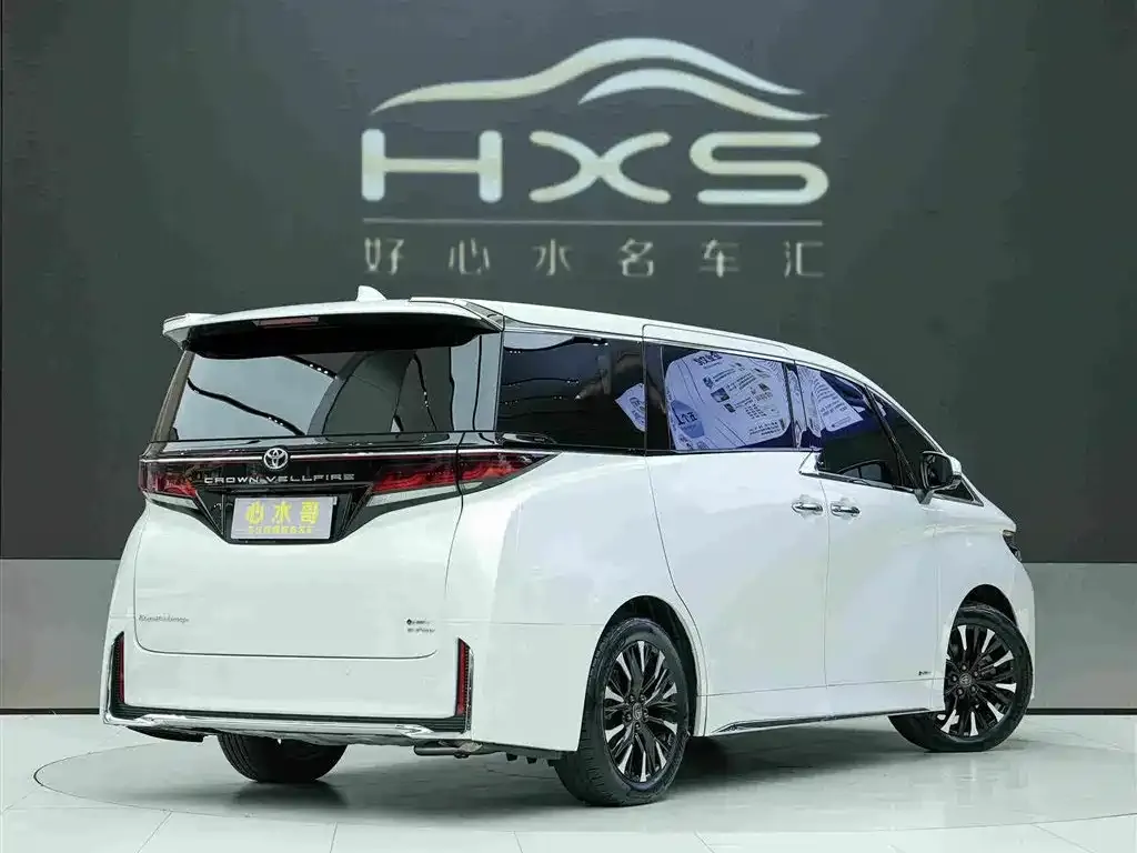 Toyota Vellfire — фото 8