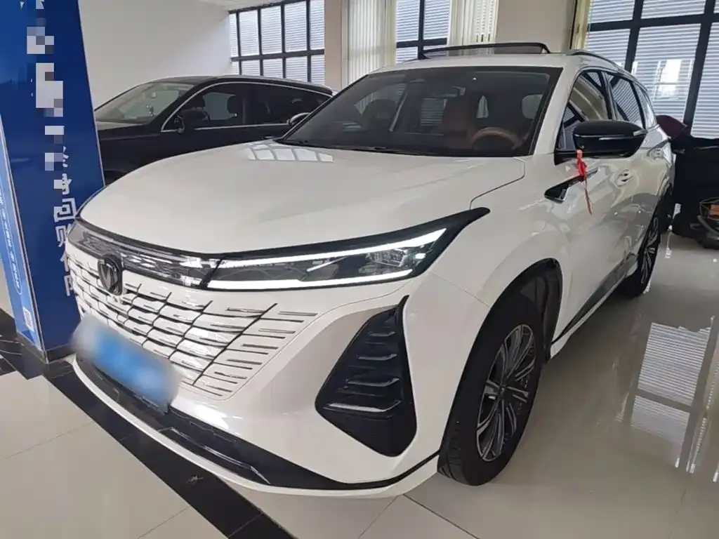 Changan CS75PLUS — фото 1