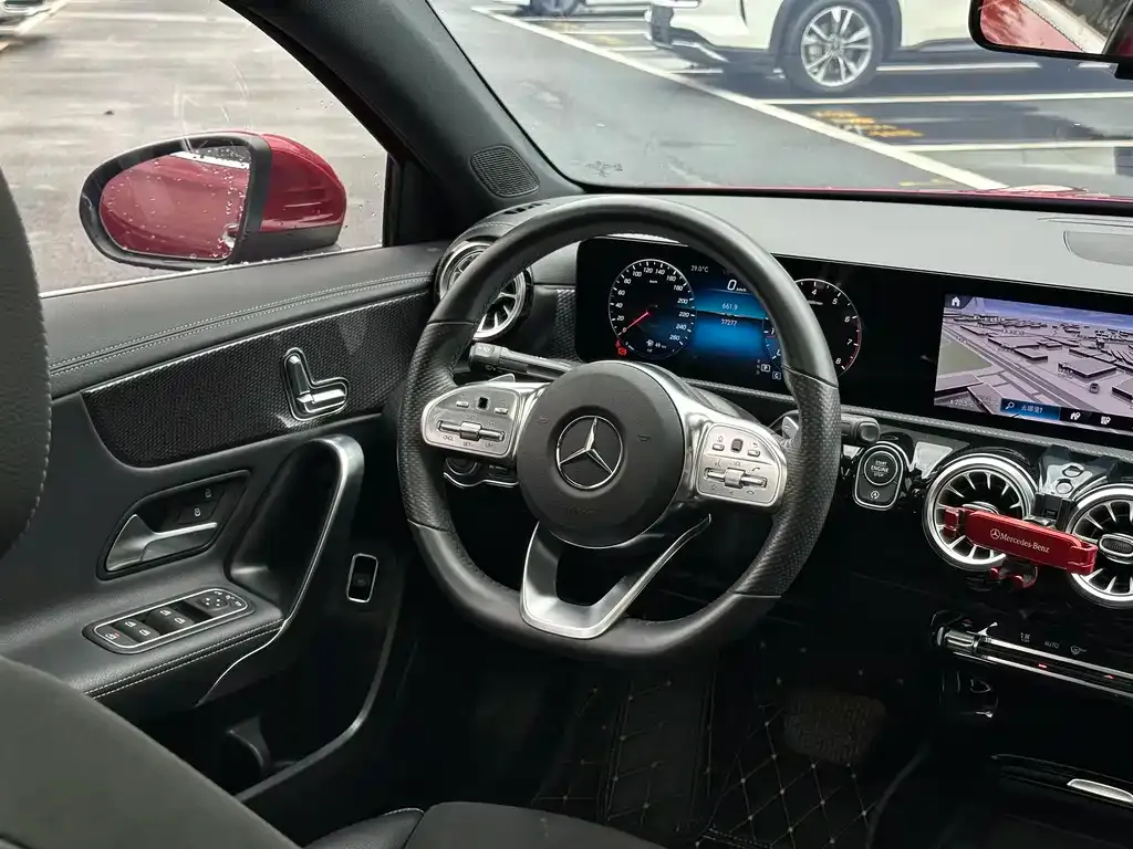 Mercedes-Benz A-Class — фото 10