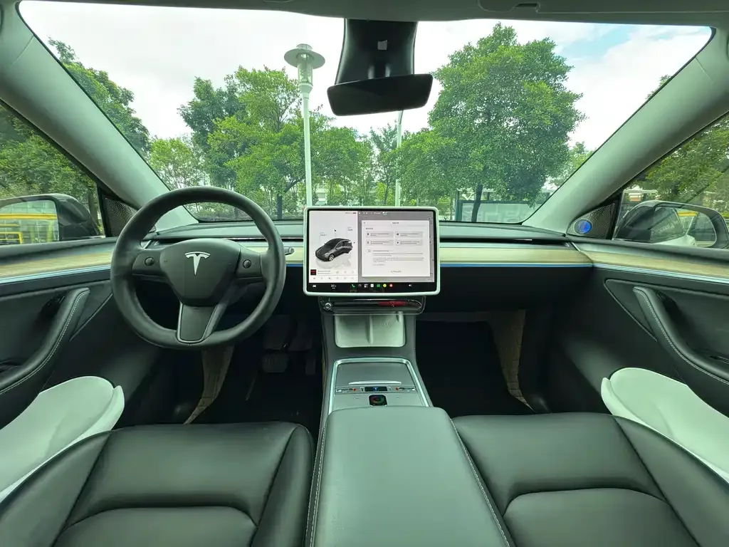 Tesla Model Y — фото 3